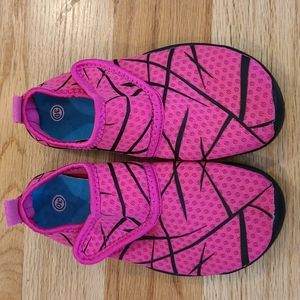Girls Water Shoes Aqua Sock, size 13